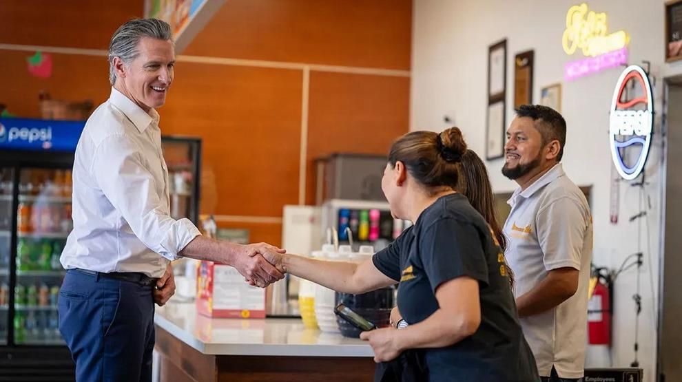 California Gov. Gavin Newsom meets with restaurant owners at Cuernavaca’s Grill. Photo: Office of the California Governor / Courtesy of the Office of the Governor / Cropped from Original
