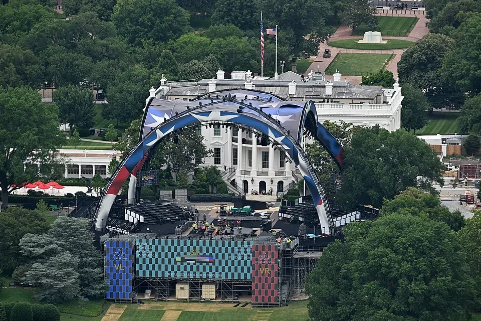 The arena for the UFC Freedom 250 is being set up on the south lawn of the White House.