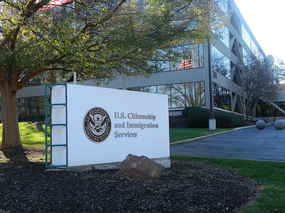 Ex-USCIS Officer Charged in $960,000 Scheme That Fast-Tracked Citizenship and Skipped Background Checks