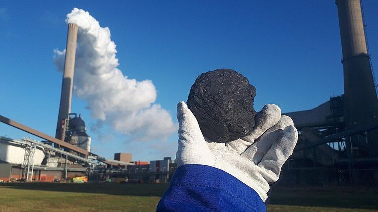 Trump Announces $700 Million Federal Support Plan for Coal-Fired Power and Exports Using Defense Production Act
