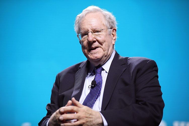 Steve Forbes speaking with attendees at the 2024 FreedomFest at Caesars Forum Conference Center in Las Vegas, Nevada.