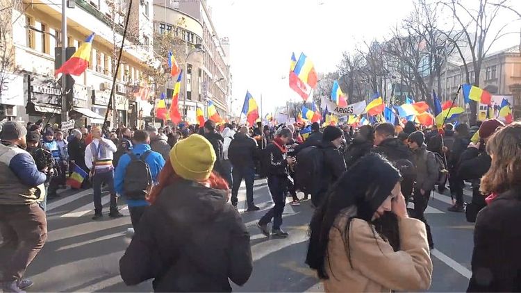 Protest in Romania against the annulment of the presidential election in January 2025