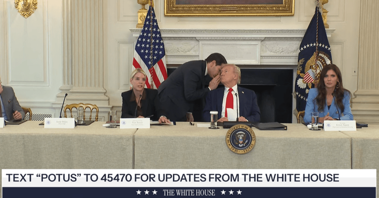 Marco Rubio interupts President Trump to let him know Hamas accepted peace deal