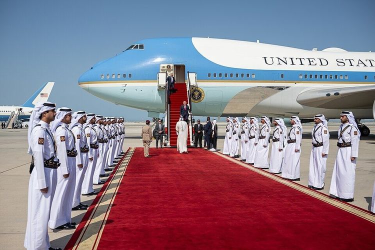 President Trump arriving in Qatar on May 14, 2025, in the current, aging Air Force One.