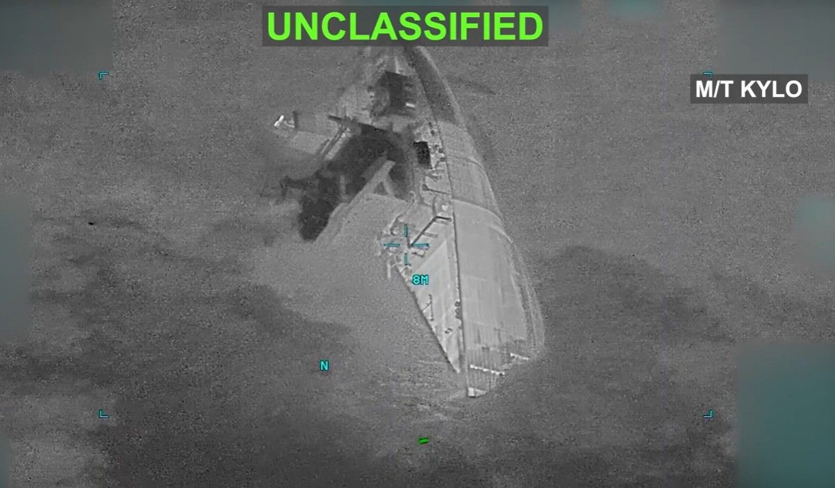 Sinking of the M/T Kylo. -- Image: Screenshot from the @CENTCOM X page