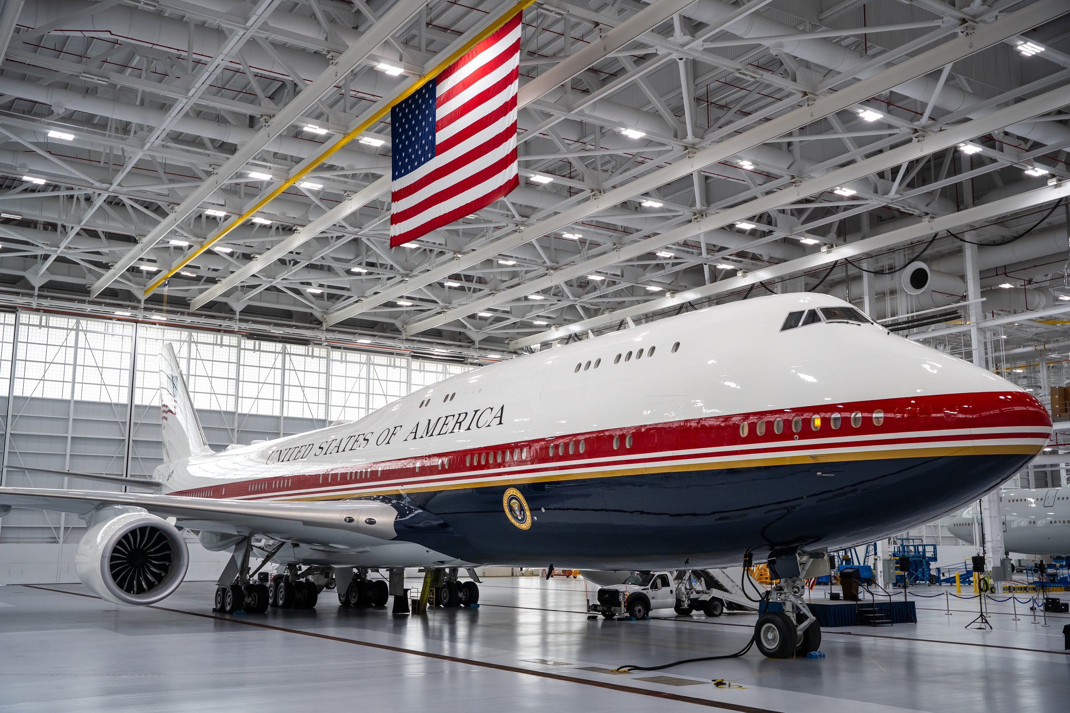 Trump Unveils New Interim Air Force One: Converted Qatari Boeing 747-8 Ready for Presidential Service