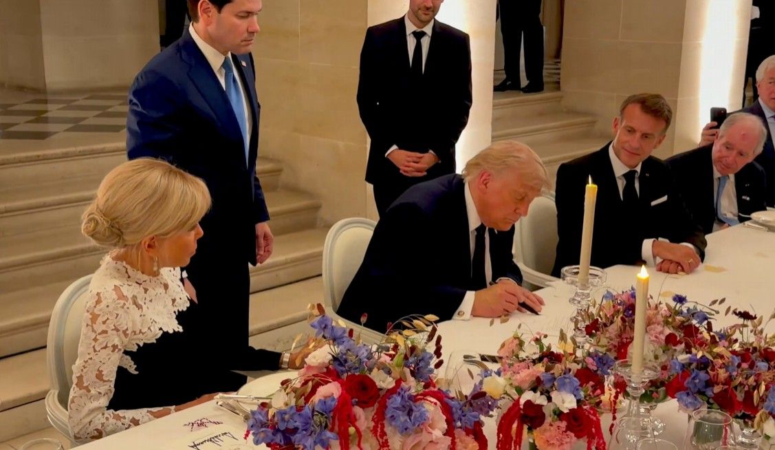 Trump signing Iran MOU
